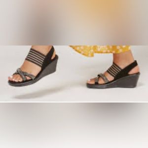NEW Skechers Memory Foam Wedge sling back sandals woman’s 9